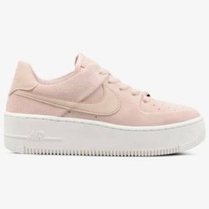 Nike Women’s Air Force 1 Sage Low